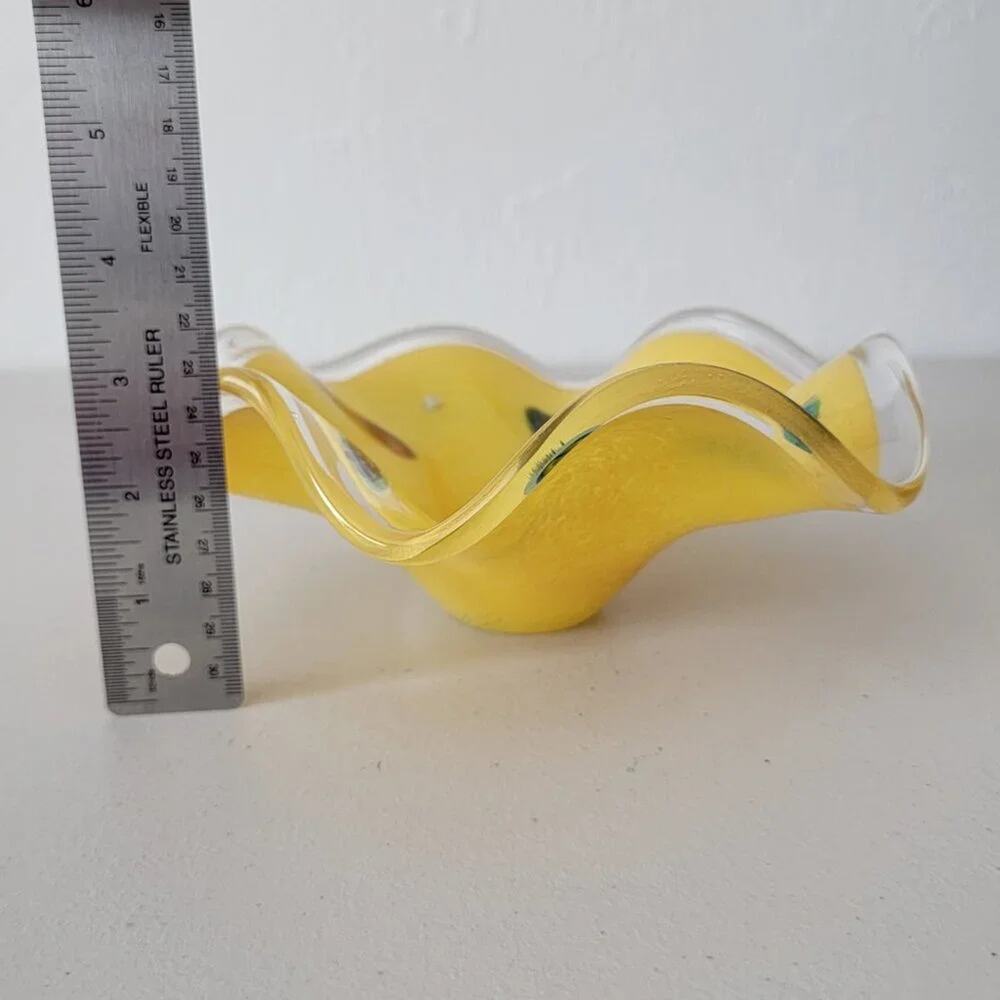 Vintage Style Yellow Art Glass Bowl Ruffled Edge Organic Centerpiece Decor - Picture 7 of 11